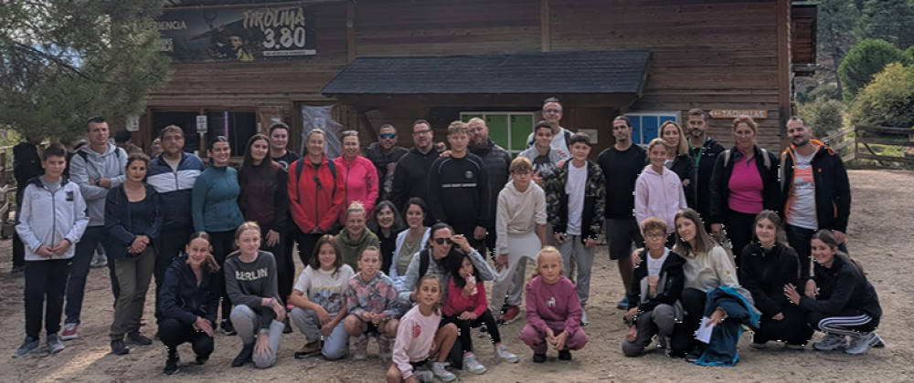 La AVT organiza una jornada de multiaventura para sus asociados y sus familias